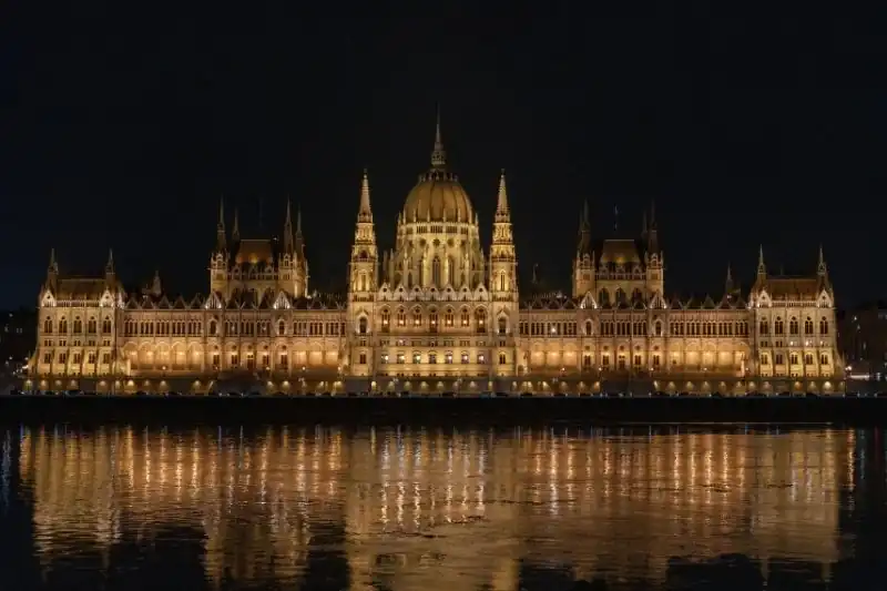 hungary visa requirements in Dubai